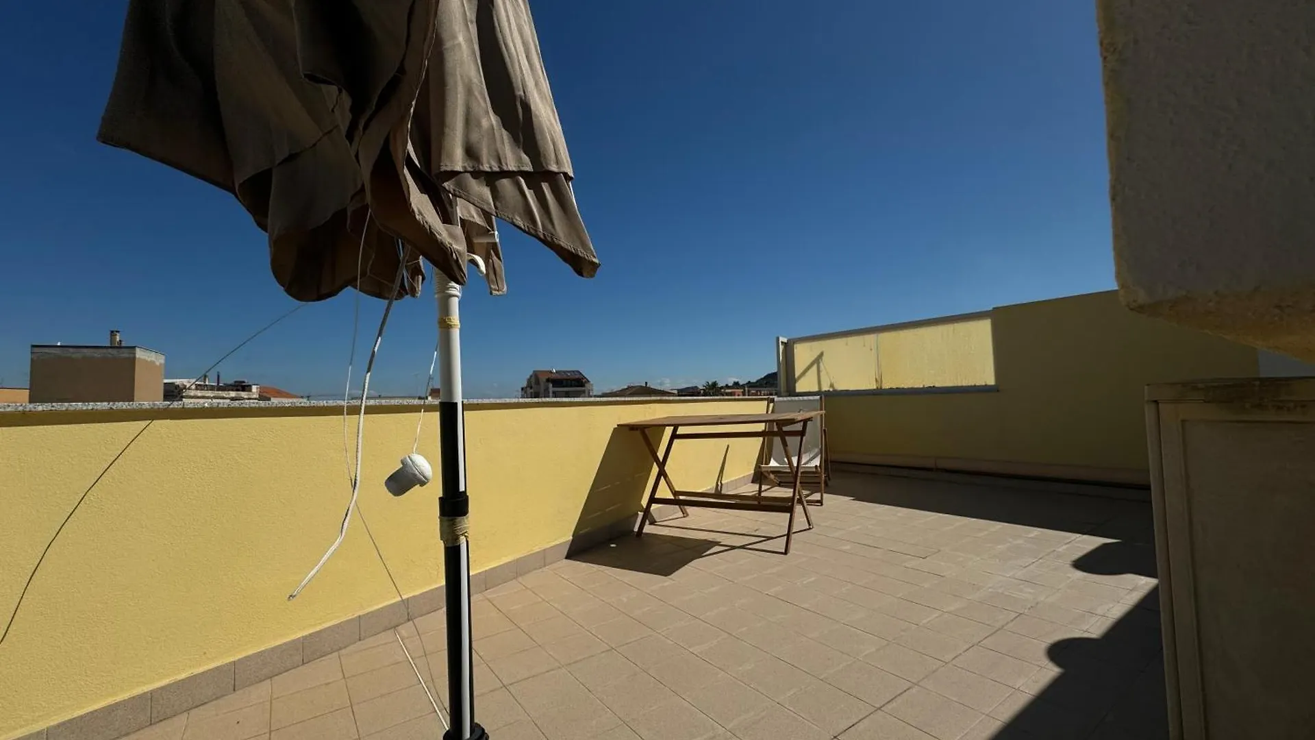 Pm 6 Via Giovanni Giolitti Guest House Αλγκέρο